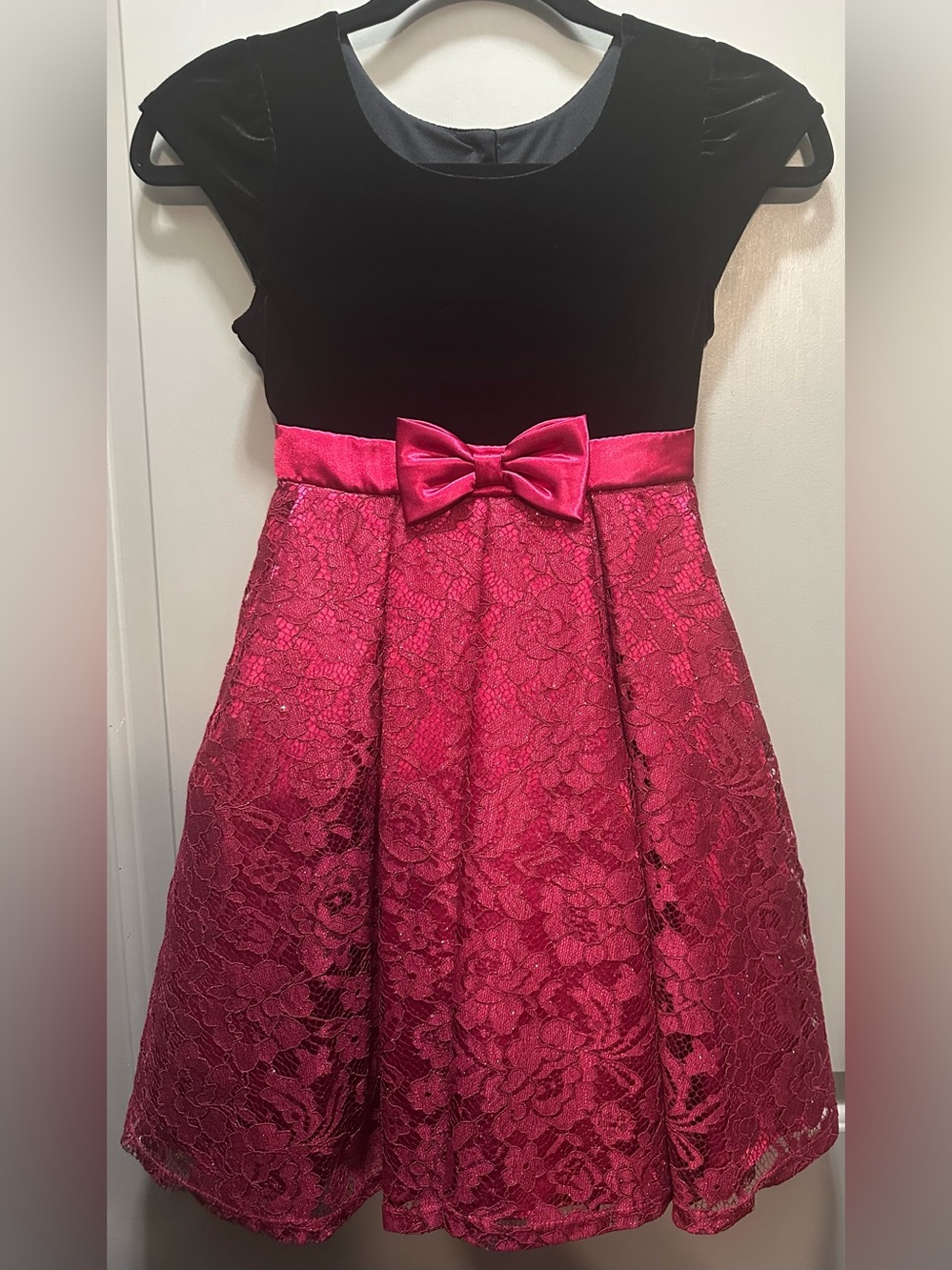 Jona Michelle Size 7 Red/Black Dress EUC